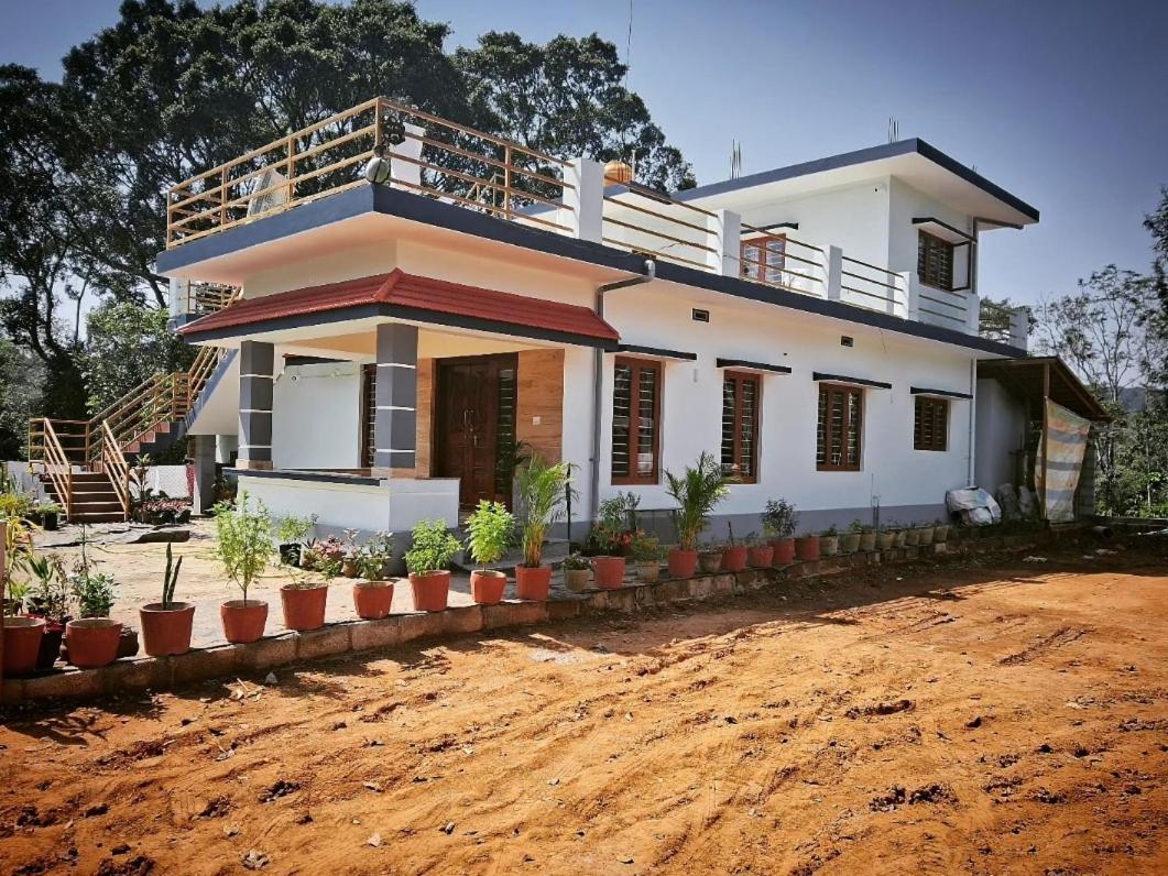 Coorg Teakwood Treasure Homestay 마디케리 외부 사진